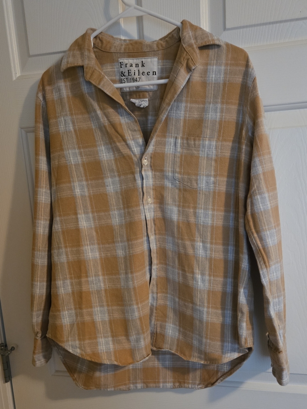 Frank & Eileen Women's Plaid Flannel Button-Down Shirt. Small.